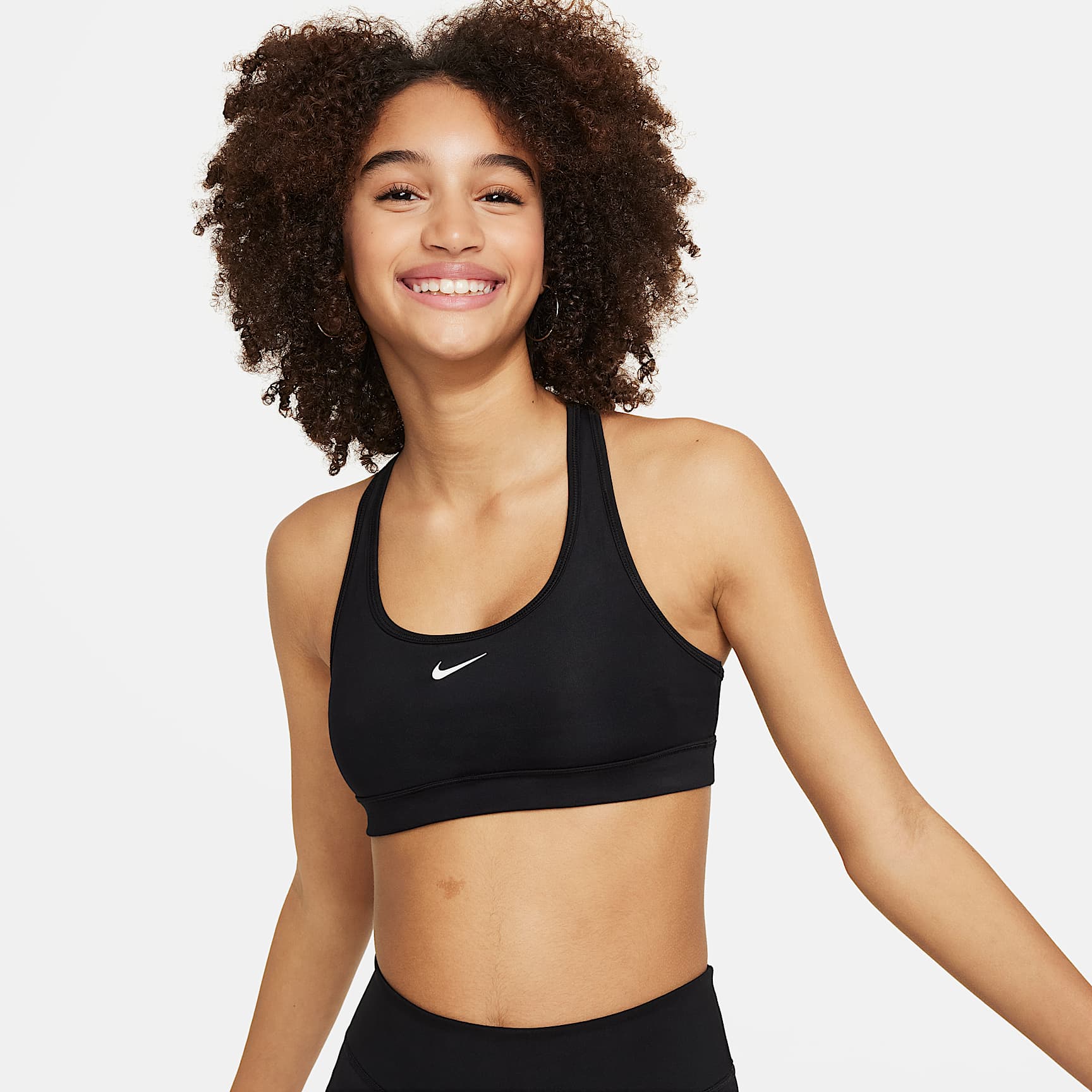NIKE公式】ナイキ スウッシュ ガールズ スポーツブラ.オンラインストア